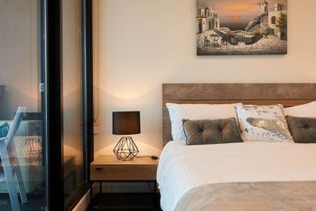 Panoramic Melbourne Views From Stylish Apartment - Hotel WA 2