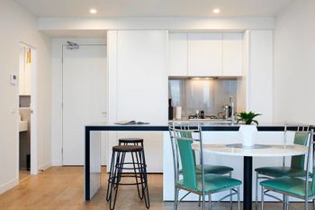 Panoramic Melbourne Views From Stylish Apartment - Hotel WA 1