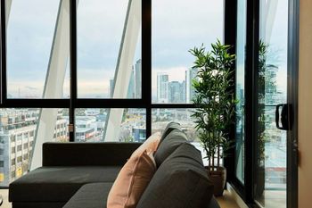 Panoramic Melbourne Views From Stylish Apartment - Hotel WA 5