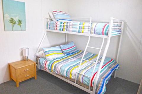 The Relax Shack At Culburra Beach Sleeps 7 - Hotel WA 4