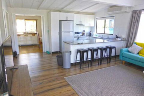 The Relax Shack At Culburra Beach Sleeps 7 - Hotel WA 7