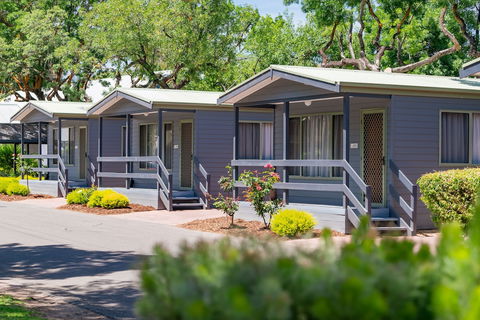 Adelaide Caravan Park - Hotel WA 6