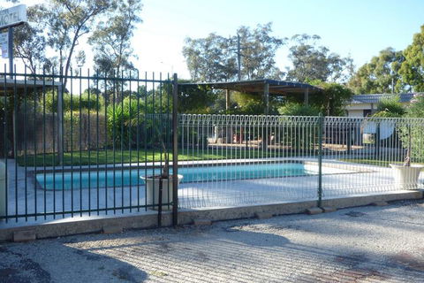 Calder Family Motel - Hotel WA 4