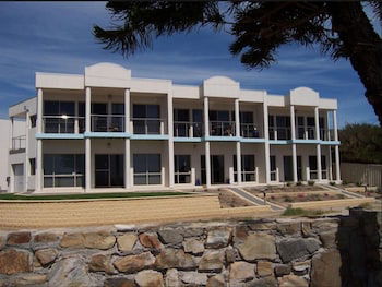 Christies No 1 Esplanade - Hotel WA 5