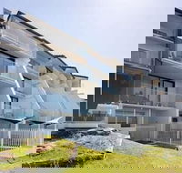 Ocean Front at The Entrance - Hotel WA