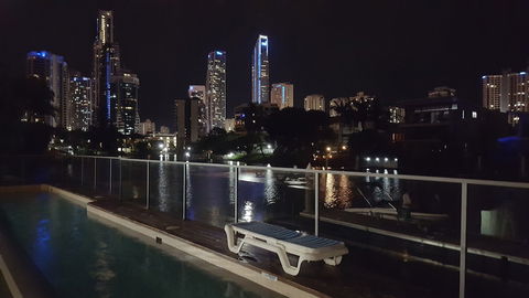 Emerald Surfers - Hotel WA 2