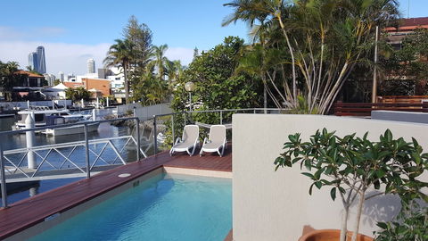 Emerald Surfers - Hotel WA 4