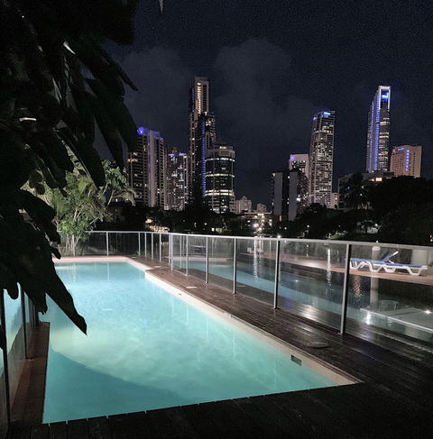 Emerald Surfers - Hotel WA 3