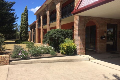 Idlewilde Town & Country Motor Inn - Hotel WA 2