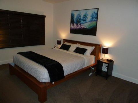 Ploughmans On Wallis Horsham - Hotel WA 2