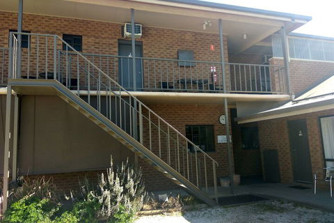 Holbrook Town Centre Motor Inn - Hotel WA 4