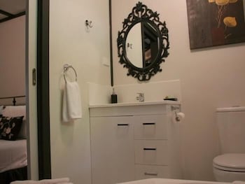 Tudor Cottages Mt Dandenong - Hotel WA 3