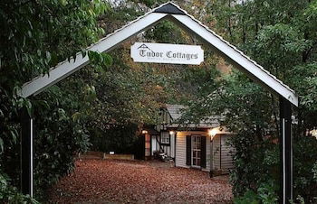 Tudor Cottages Mt Dandenong - Hotel WA 1