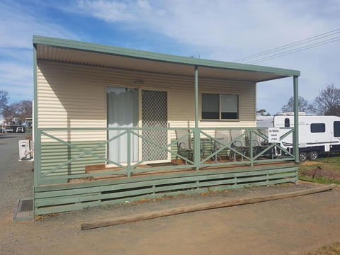 BIG 4 Hay - Hotel WA 5