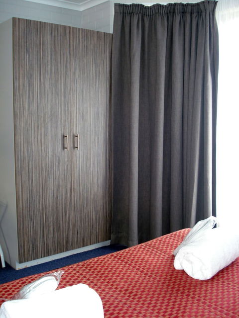 A Raceview Motor Inn - Hotel WA 5