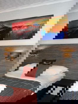 A Raceview Motor Inn - Hotel WA 3