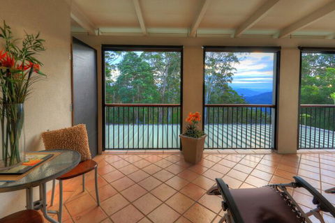 Mapleton Falls Accommodation - Hotel WA 4