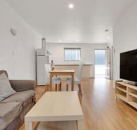 Adelaide Holiday Homes - Hotel WA