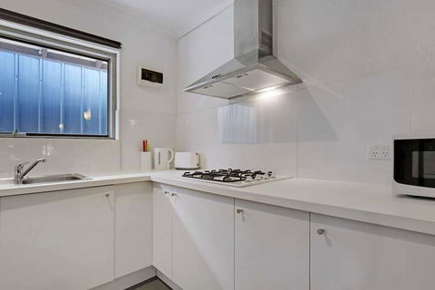 Adelaide Holiday Homes - Hotel WA 6