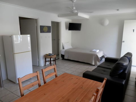 Yongala Lodge By The Strand - Hotel WA 4