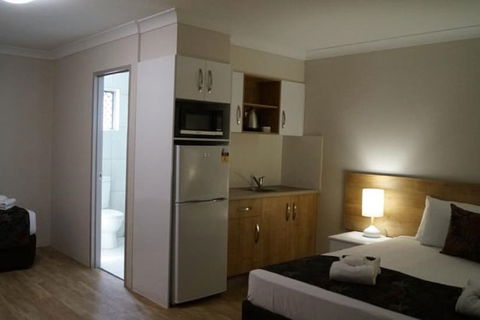 Castle Crest Motel - Hotel WA 4