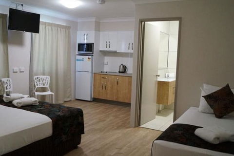 Castle Crest Motel - Hotel WA 7