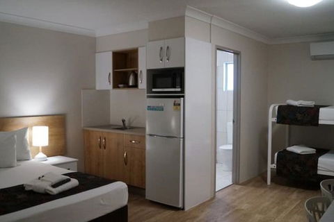 Castle Crest Motel - Hotel WA 3