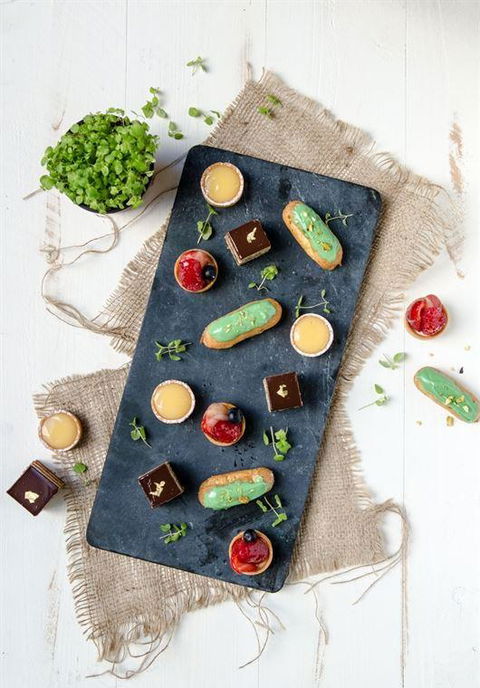 Garden Court Restaurant - Hotel WA 8