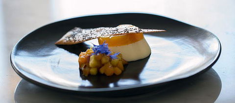 Q Dining - Hotel WA 12
