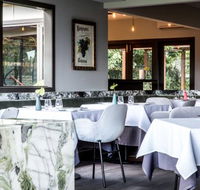Ten Minutes by Tractor Restaurant - Hotel WA