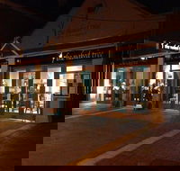 The Naked Tree - Cafe Restaurant