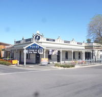 The Foundry Hotel  Mister Bobs Sports Bar - Hotel WA