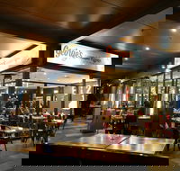 George's Gourmet Pizzeria - Hotel WA