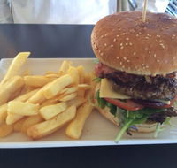 Jules by the Lake Cafe - Hotel WA