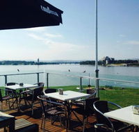 The Deck at Regatta Point - Hotel WA