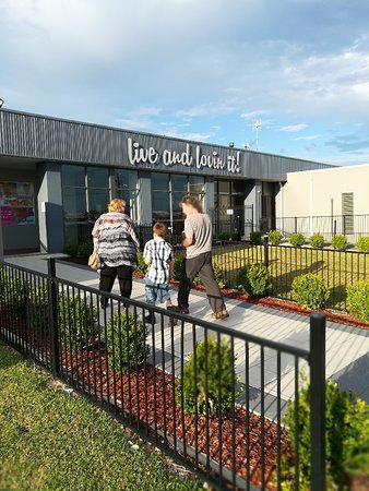 Lake Illawarra NSW Hotel WA