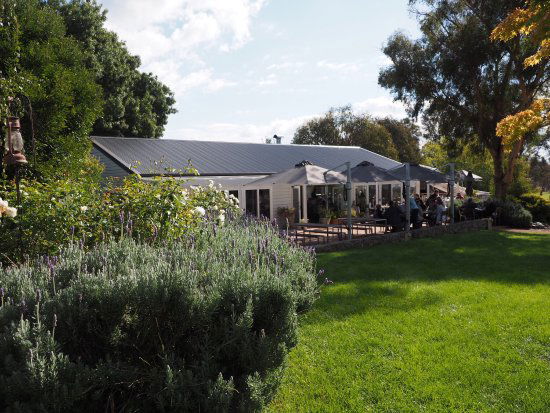 Dingee ACT Hotel WA