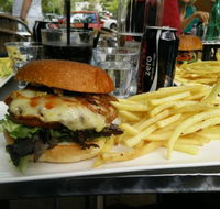 Beess  Co Cafe - Hotel WA