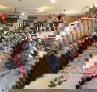 Purple People Feeder Cafe - Hotel WA