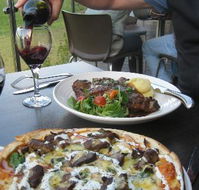 The Huskisson - Hotel WA