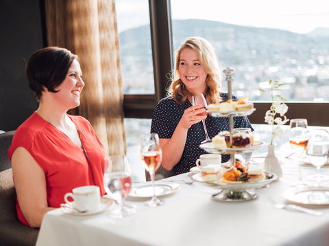 The Point Revolving Restaurant - Hotel WA 2