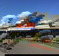 Log Cabin Pizza - Hotel WA