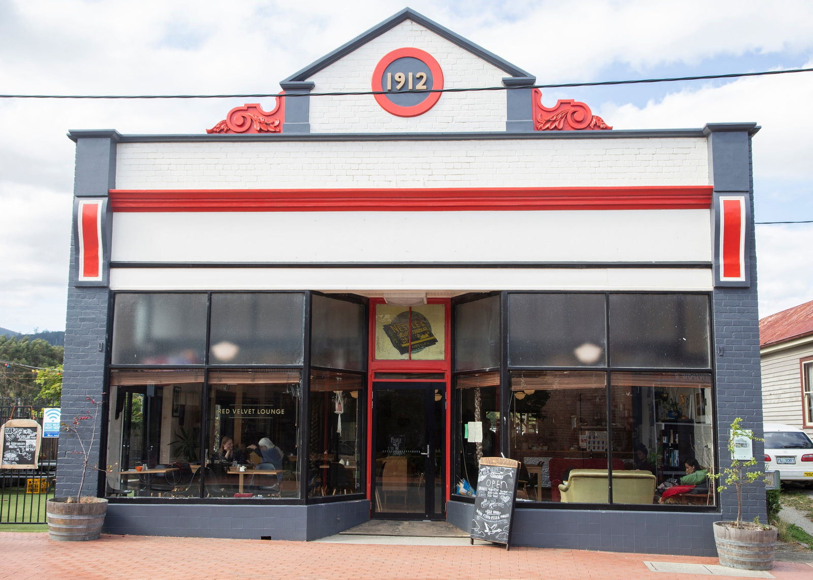Deep Bay TAS Hotel WA