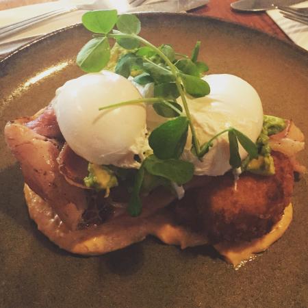 A Fan's Notes - Hotel WA 0