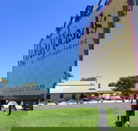 RedHeads Wine - Hotel WA