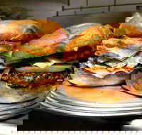 The Feedbag Burger Restaurant - Hotel WA