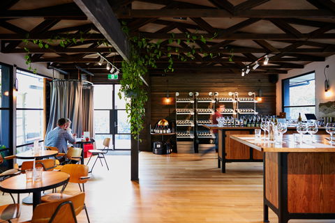 Giant Steps Cellar Door - Hotel WA 1