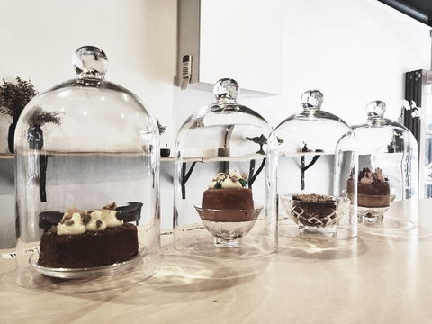 EITHER OR - Hotel WA 0