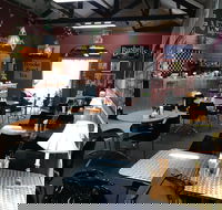 Mai's Kitchen Rules Cafe - Hotel WA