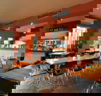 Waves Cafe Bar and Restaurant - Hotel WA